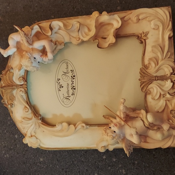 Katherine Michaels Angel picture frame 5 x 6 like new - Picture 2 of 9